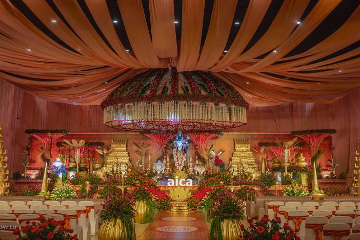Wedding Mandap Design with Gold Pillars
